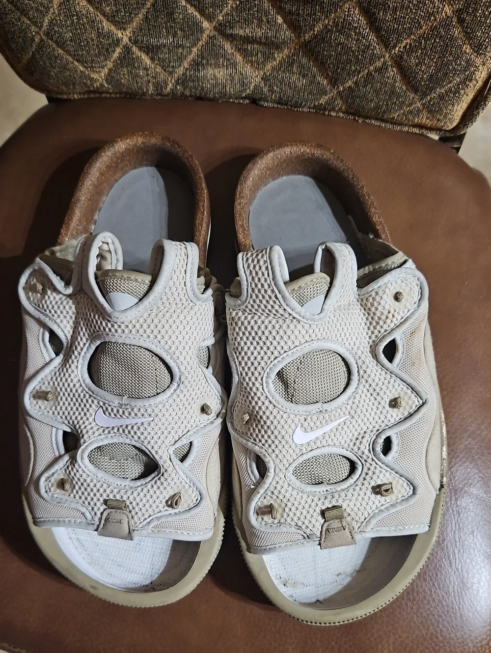 Nike Men's Beige and White Slide Sandal Sneakers